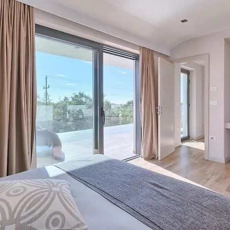 Beautiful In With Kitchen Holiday home *