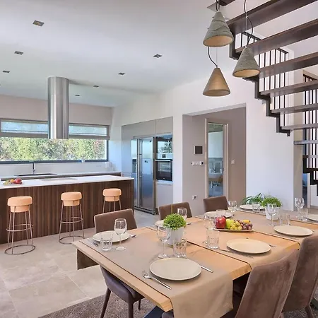Holiday home Beautiful In With Kitchen *