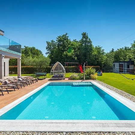 Holiday home Beautiful In With Kitchen *