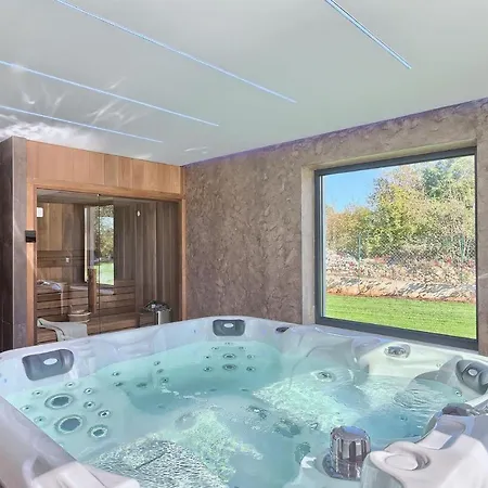 Beautiful In With Kitchen Porec
