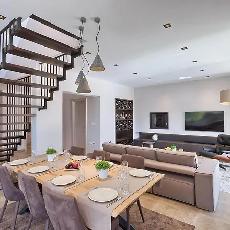 Beautiful In With Kitchen Holiday home *